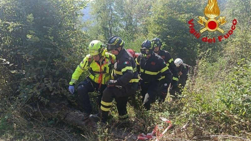 Auto del Rally 1000 Miglia finisce in una scarpata: un ferito elitrasportato a Brescia