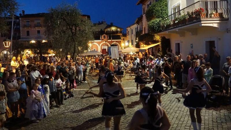 Torri del Benaco, arriva il Carnevale: maschere e fuochi sul lago