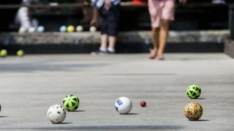 Montichiari, sfida finale a bocce tra Comune e dipendenti: in campo anche il sindaco Togni