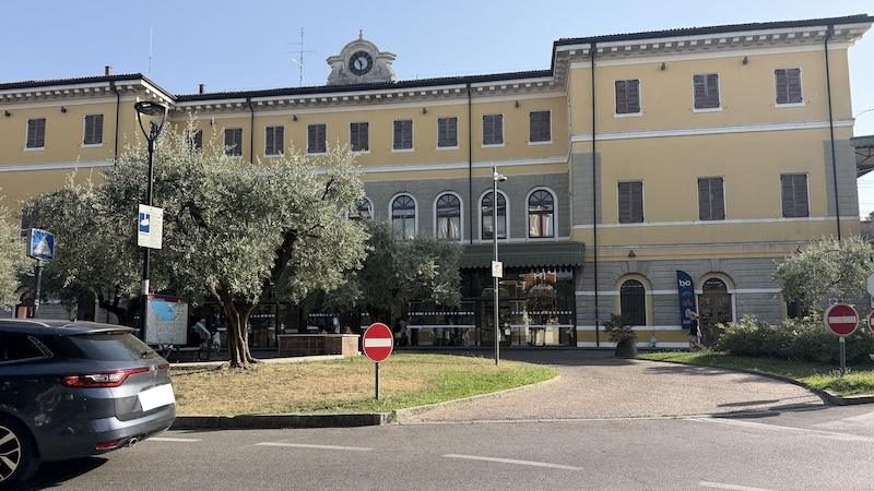 stazione ferroviaria desenzano ferrovia treno