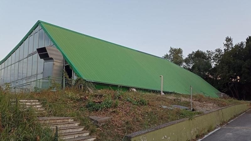Desenzano, dopo 2 anni e mezzo ancora fermo il cantiere delle nuove piscine comunali
