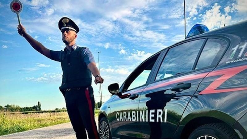 controlli Controlli dei carabinieri di Castiglione: denunce per furto, droga e rifiuti abbandonati